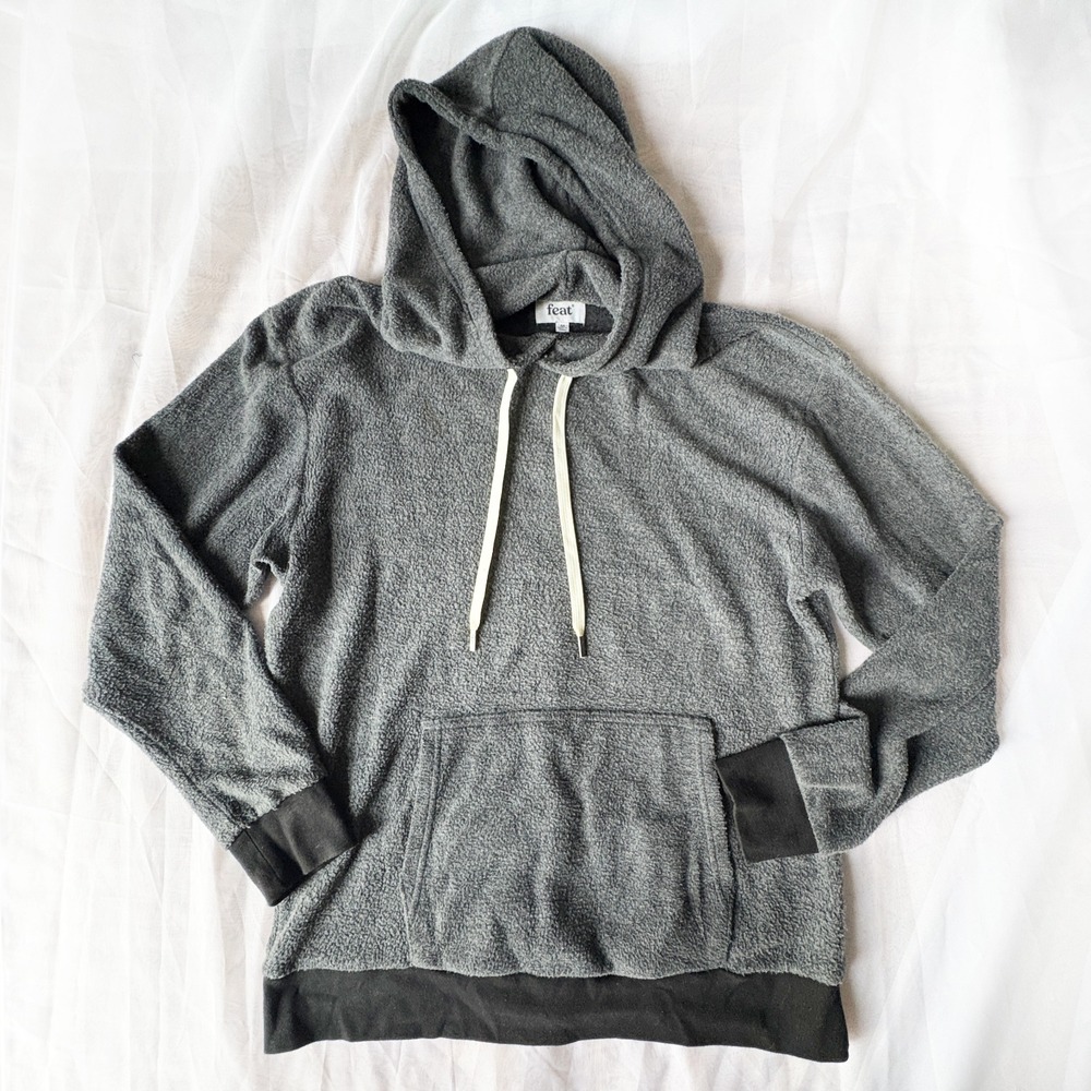 Feat Mens Medium Gray Fuzzy Fleece Hoodie Black Contrast Trim Pullover - Picture 1 of 5